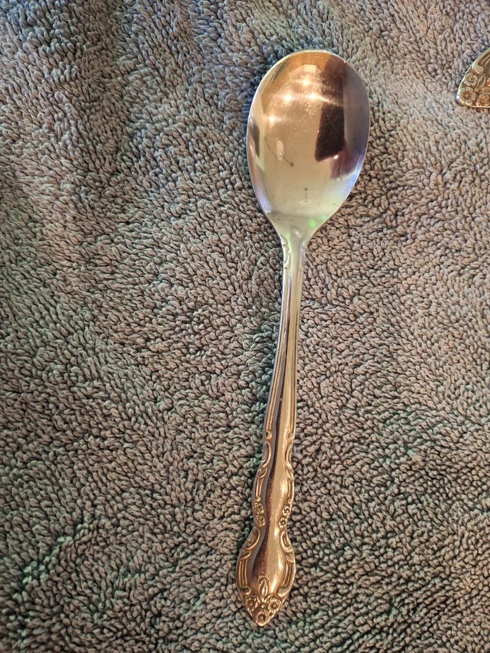 Ornate Stainless Steel Flatware Set - Polished Silver Finish 14 Pieces